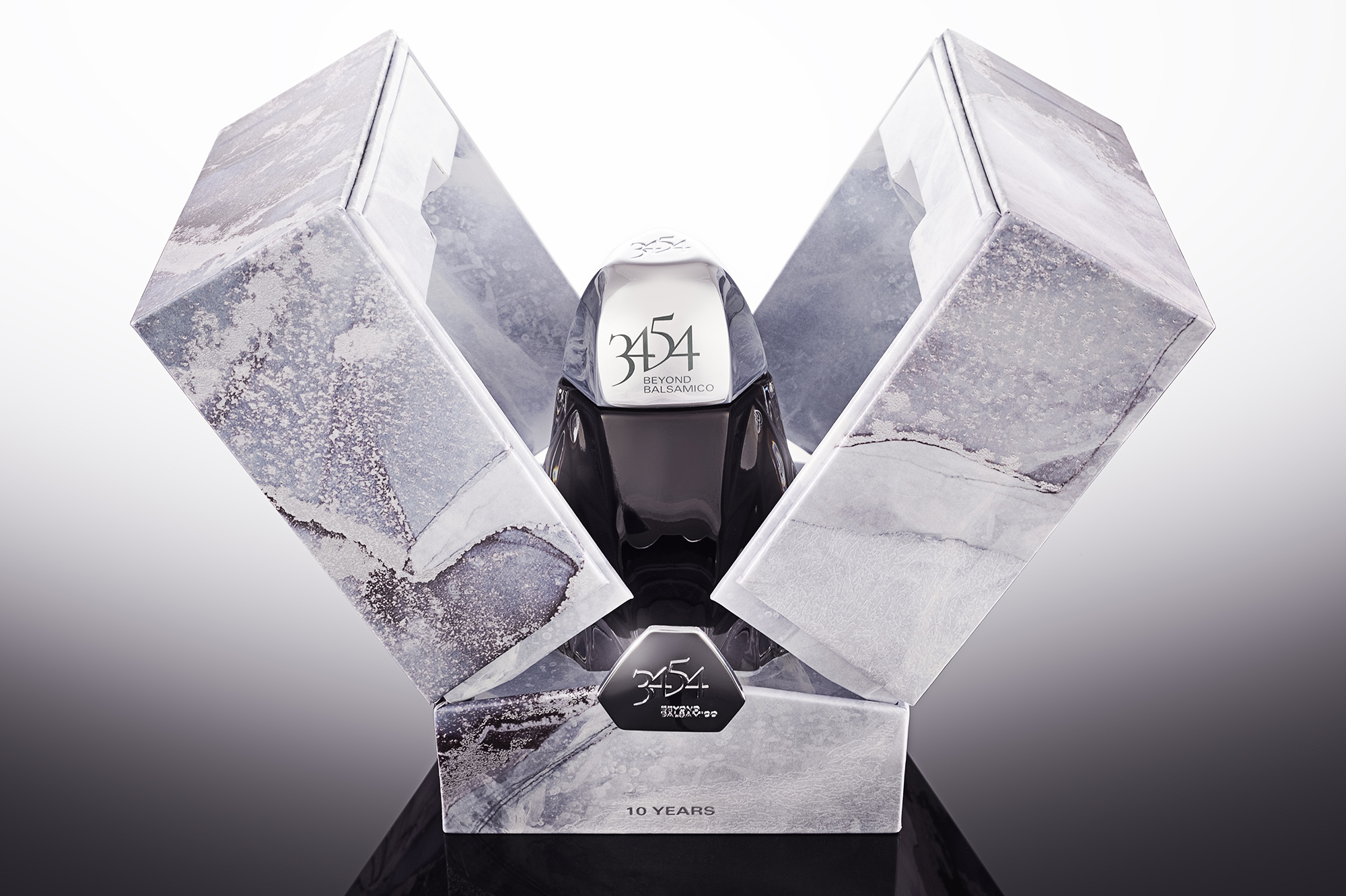 國際包裝設(shè)計(jì)分享|Maison Venkov 設(shè)計(jì)的高端陳醋包裝設(shè)計(jì)欣賞