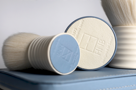 9月18日MakeUp in New York貿(mào)易展中入圍IT獎的化妝品包裝設計